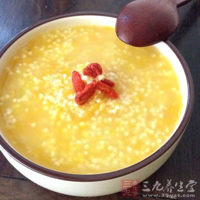 黑米、燕麥、紅豆、綠豆、苟杞、花生、紅棗各少許