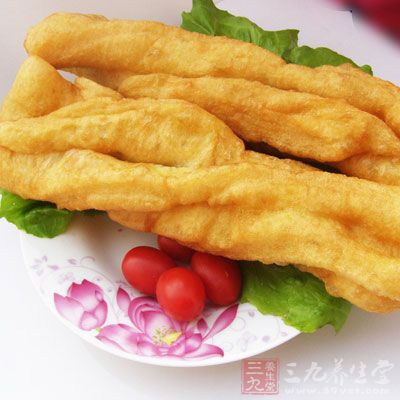 豆漿店賣的燒餅、油條、蛋餅、蘿卜糕、煎餃等，都有油脂偏高的問題