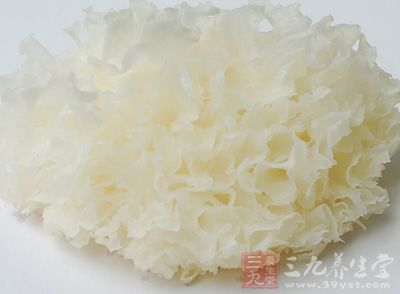 銀耳能提高肝髒解毒能力，起保肝作用