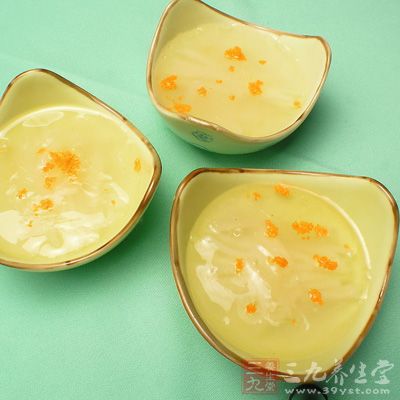 銀耳可以使血壓更易控制，並使毛細管擴張，血黏度降低，微循環改善