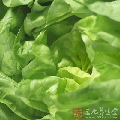 放入莴筍葉翻炒一兩分鐘 放入莴筍葉翻炒一兩分鐘