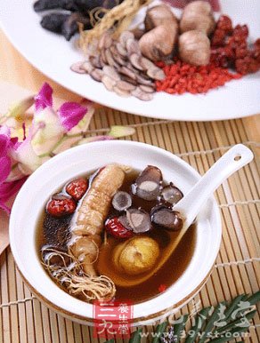 春季養生食譜2、淮山板栗湯