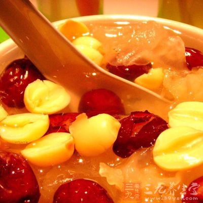 大棗和西紅柿含有豐富的維生素C,能增強人體的抗癌作用 大棗和西紅柿含有豐富的維生素C,能增強人體的抗癌作用