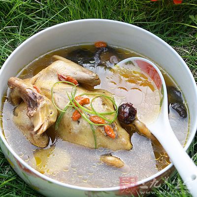 丹參10克,黃豆50克,蜂蜜適量 丹參10克,黃豆50克,蜂蜜適量