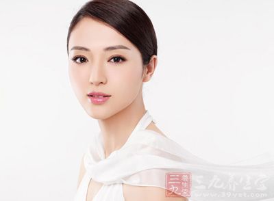 一些人認為春天到了,急急忙忙脫下冬裝 一些人認為春天到了,急急忙忙脫下冬裝