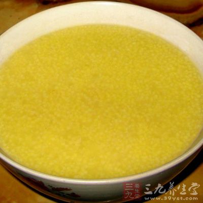 小米150，白蘿卜70克，羊肉50克，香菜15克，鹽、味精、料酒各適量