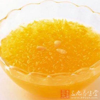 湯、牛肉和西紅柿