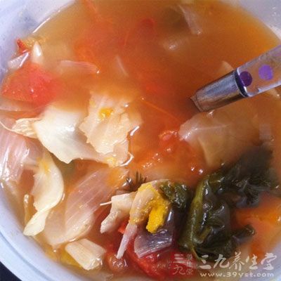 蔬菜湯的基本組成為青菜煮的湯