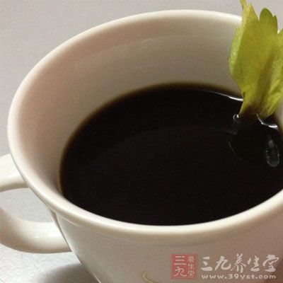水果、生菜、湯、隨意吃