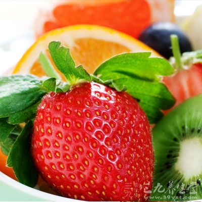 食用少量純米食、蔬菜、水果