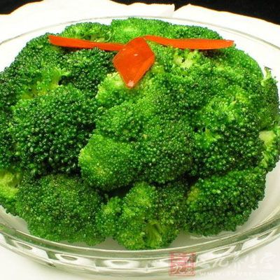 西蘭花炒臘肉的做法