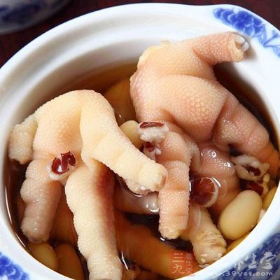 扁豆苡米炖雞腳 扁豆苡米炖雞腳