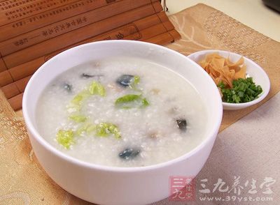 粳米50克、大棗10個、蓮子20克