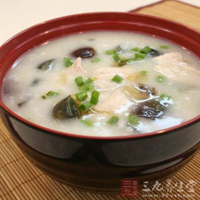 用肉做粥不僅能趨寒，也能補充營養