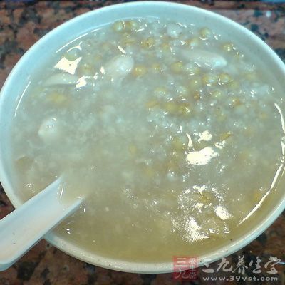 糯米500G小麥600G煮成稀粥,食時加白糖.補腸胃,強氣力,養心神,斂虛汗