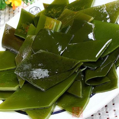 海帶中含有一種叫硫酸多糖的物質，能清除附著在血管壁上的膽固醇