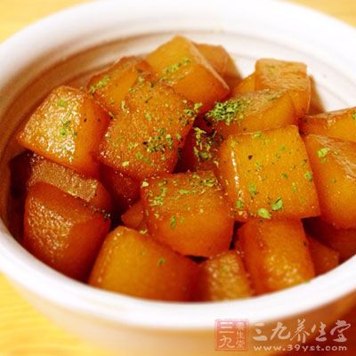 紅燒冬瓜，冬瓜煮爛入味後，大火收汁，出鍋前撒上蔥花