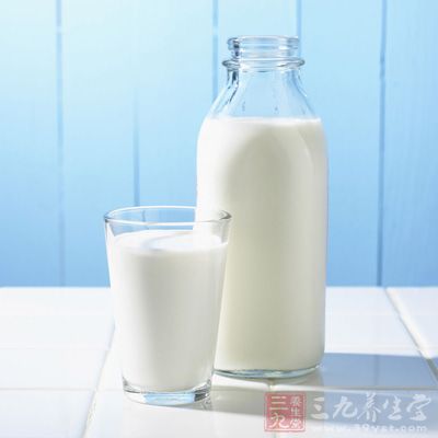 有兩種飲料應該多喝,一是牛奶,二是熱水 有兩種飲料應該多喝,一是牛奶,二是熱水