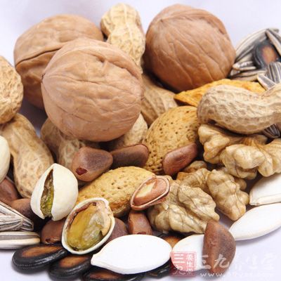 干果中(如核桃)含有大量不飽和脂肪酸和維生素E 干果中(如核桃)含有大量不飽和脂肪酸和維生素E