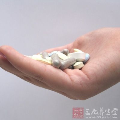 服用胃藥切忌亂用藥,其中濫服止痛藥是常見的情況 服用胃藥切忌亂用藥,其中濫服止痛藥是常見的情況