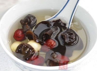 黑木耳紅棗湯 黑木耳紅棗湯
