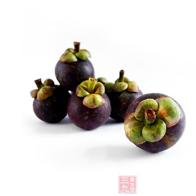 櫻桃150g;山竹300g;沙拉醬適量 櫻桃150g;山竹300g;沙拉醬適量