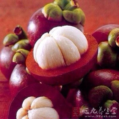 山竹性寒,若與西瓜、啤酒、苦瓜等寒涼食物搭配食用 山竹性寒,若與西瓜、啤酒、苦瓜等寒涼食物搭配食用