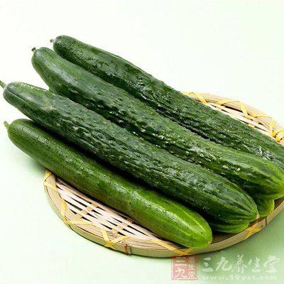 黃瓜又叫王瓜、胡瓜,按外形分有刺黃瓜、鞭黃瓜 黃瓜又叫王瓜、胡瓜,按外形分有刺黃瓜、鞭黃瓜