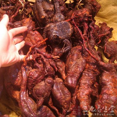 上海、新疆等地以首烏治療高膽固醇血症208 例 上海、新疆等地以首烏治療高膽固醇血症208 例