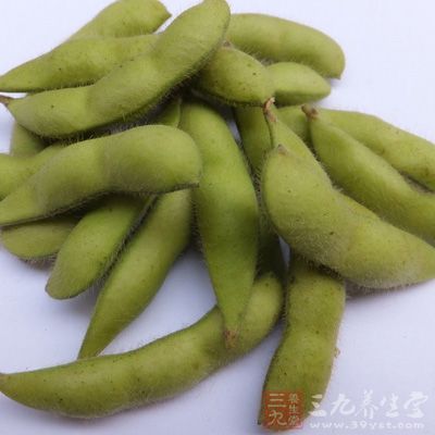 毛豆中的脂肪含量明顯高於其它種類的蔬菜，但其中多以不飽和脂肪酸為主