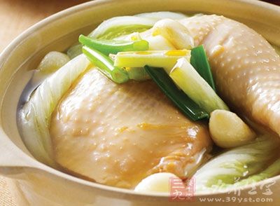 祛痘食療法一、雞湯煮大白菜 祛痘食療法一、雞湯煮大白菜