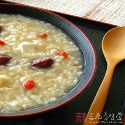紅棗粳米粥比較適合便秘、氣血不足的人食用