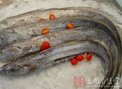 帶魚性味甘、鹹、溫，入肝、脾經，有益氣養血，暖胃養肝