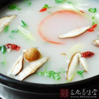 枸杞子、桑葚能補肝腎