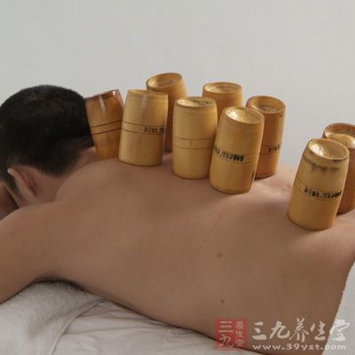 背部脾俞穴發散脾胃之熱 背部脾俞穴發散脾胃之熱