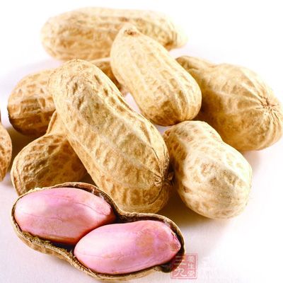 花生含有極豐富的維他命B2和菸鹼酸 花生含有極豐富的維他命B2和菸鹼酸