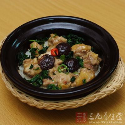 黨參,嫩母雞肉,黃花菜,香菇,生姜,料酒,鹽等各適量 黨參,嫩母雞肉,黃花菜,香菇,生姜,料酒,鹽等各適量