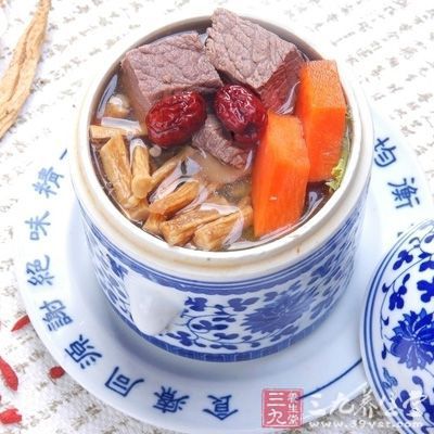紅參苓術炖牛腱