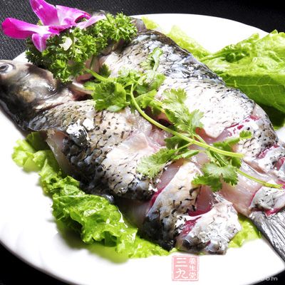 鮮活草魚1條(約1500克)或花鲢魚(2000克) 鮮活草魚1條(約1500克)或花鲢魚(2000克)