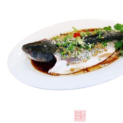 鯉魚和草魚是我們最為常見的食用魚 鯉魚和草魚是我們最為常見的食用魚