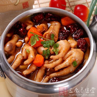 豐富的食物資源和相對稀少的人口之間，形成了合理的協調關系