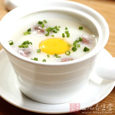牛肉粥可補脾胃、強筋骨
