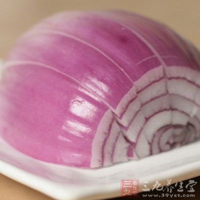 牛肉300G、土豆1個、洋蔥三分之一個 牛肉300G、土豆1個、洋蔥三分之一個