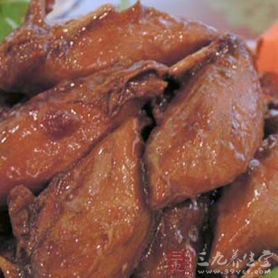 鹌鹑半件,鹽2勺,味2勺 鹌鹑半件,鹽2勺,味2勺