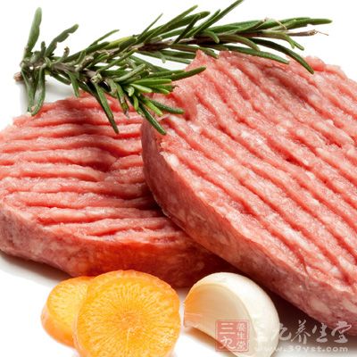 剛烤上的肉類食品先不要急著刷油 剛烤上的肉類食品先不要急著刷油
