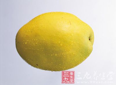 木瓜果肉厚實、香濃鮮甜,素有“嶺南果王”之稱 木瓜果肉厚實、香濃鮮甜,素有“嶺南果王”之稱