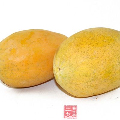 熟木瓜要挑手感很輕的,這樣的木瓜果肉表較甘甜 熟木瓜要挑手感很輕的,這樣的木瓜果肉表較甘甜