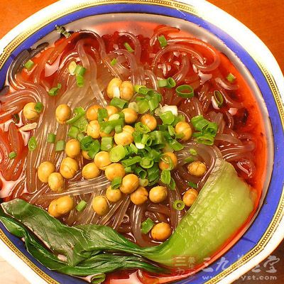 酸辣粉一袋、小油菜一把、香菜幾根、小烤腸一袋 酸辣粉一袋、小油菜一把、香菜幾根、小烤腸一袋