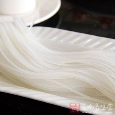 將粉條洗淨 將粉條洗淨