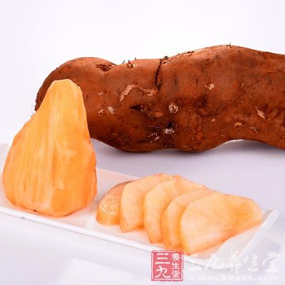 雪蓮果一個約450克、豬骨500克、胡蘿卜1個、眉豆100克 雪蓮果一個約450克、豬骨500克、胡蘿卜1個、眉豆100克
